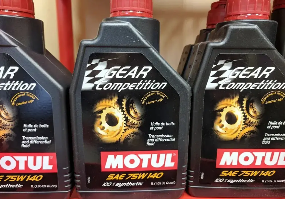 Olej 75W140 Motul - Klucz do lepszej wydajności Twojego auta rajdowego