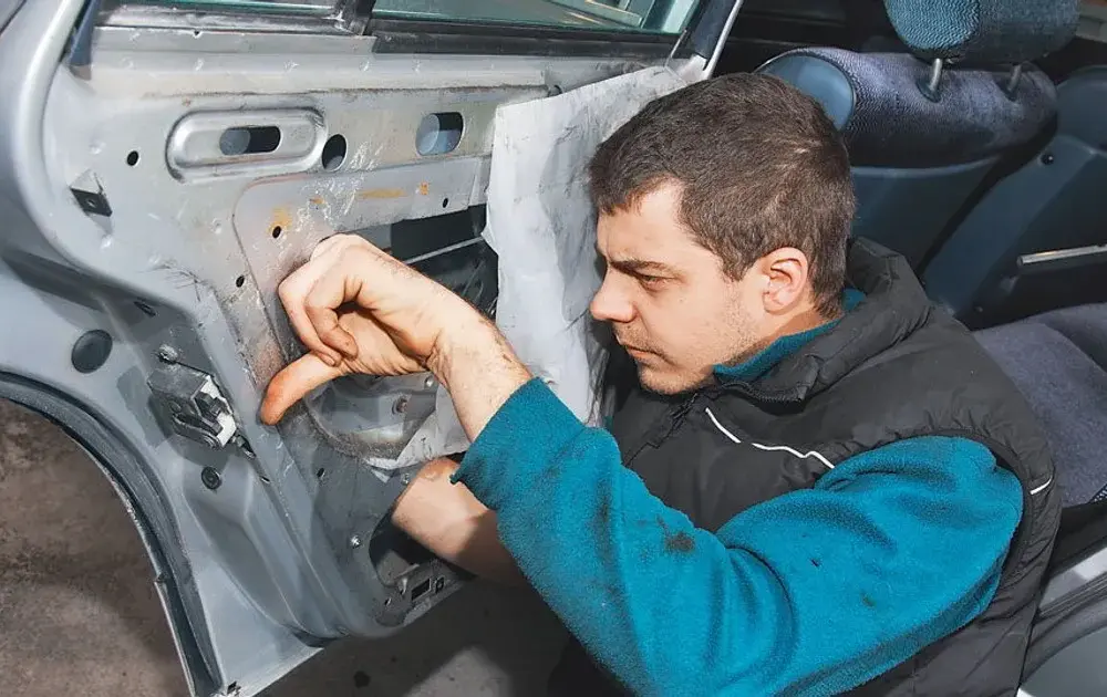 Jak naprawić centralny zamek Opel Meriva - uniknij kosztownych napraw
