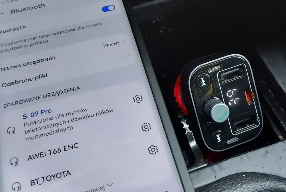 Transmiter FM: Jak działa, podłączyć i cieszyć się muzyką?