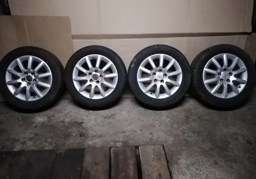 Jakie felgi do Opla Zafira A? Sprawdź najlepsze opcje i uniknij błędów!