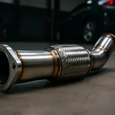 Nowy down pipe, co daje? Lepszy przepływ spalin i dźwięk dla Twojego auta.
