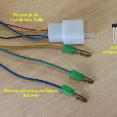 Jak sprawdzić czujnik Halla? Na zdjęciu przewody zasilające i jeden z czujników Halla.