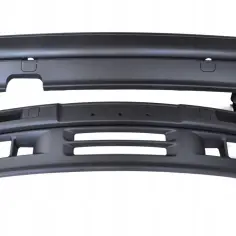 Zestaw body kit BMW E30 M3: przedni i tylny zderzak.