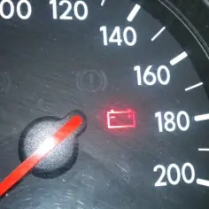 Objawy awarii alternatora w Fiat Seicento – jak rozpoznać i naprawić problem?