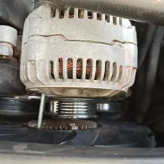 Jak łatwo i bezpiecznie wyjąć alternator w Audi A4 B6 – krok po kroku