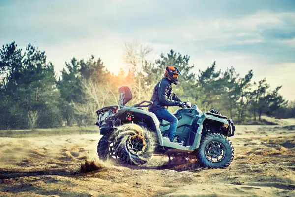 Jakie prawo jazdy na quada 250cc? Sprawdź B1 czy B!