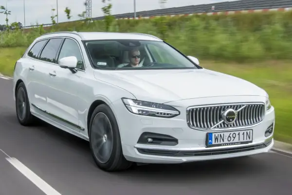 Volvo V90 Cross Country: Opinie, Wady, Usterki i Koszty Utrzymania